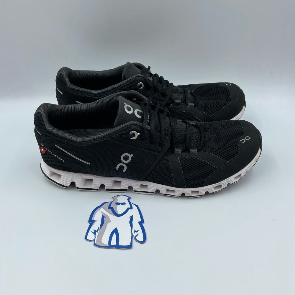 On Cloud Running Black Shoes Women’s Sz 8.5